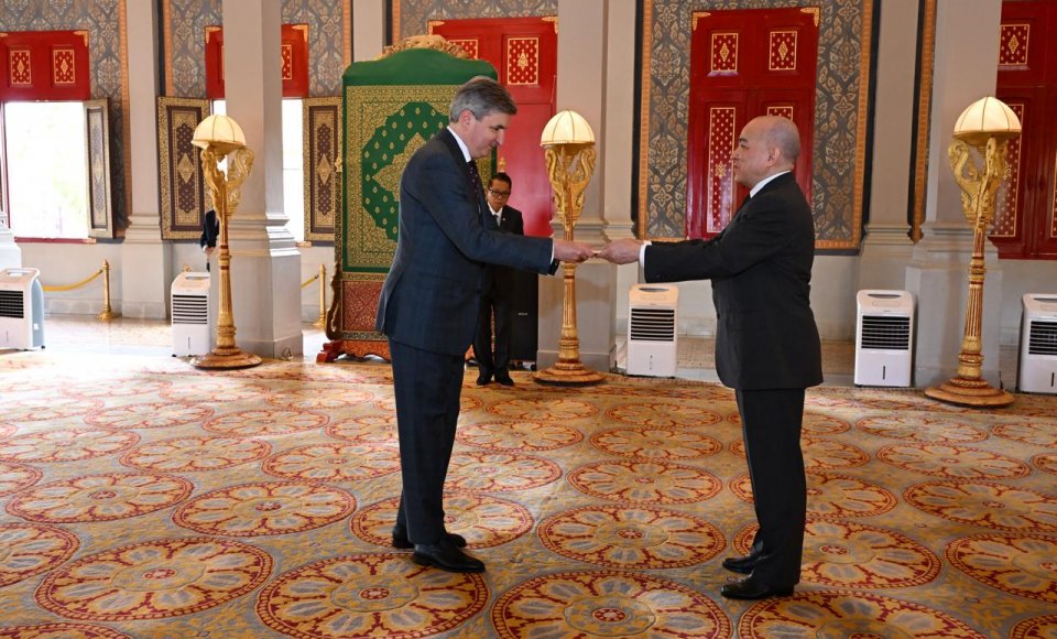 Ambasadorius D. Gaidys įteikė skiriamuosius raštus Kambodžos karaliui